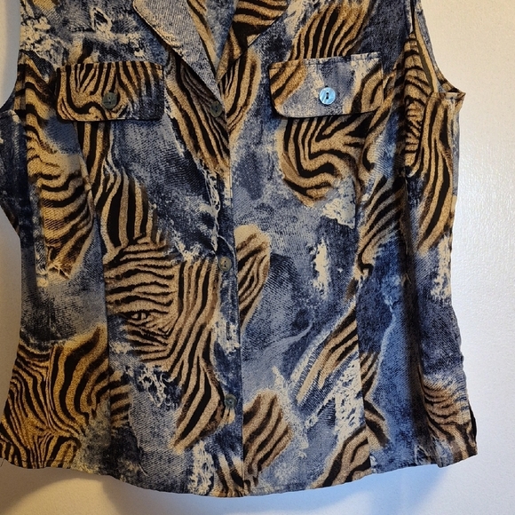 Chic Blue and Tan Blouse with Refined Style - Picture 4 of 7